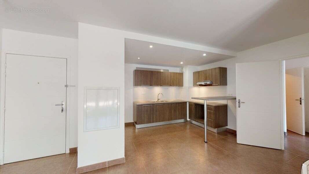 Appartement à MARSEILLE-4E