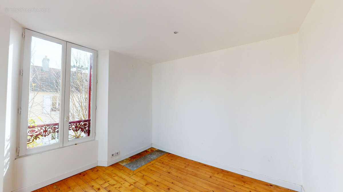 Maison à NEAUPHLE-LE-VIEUX