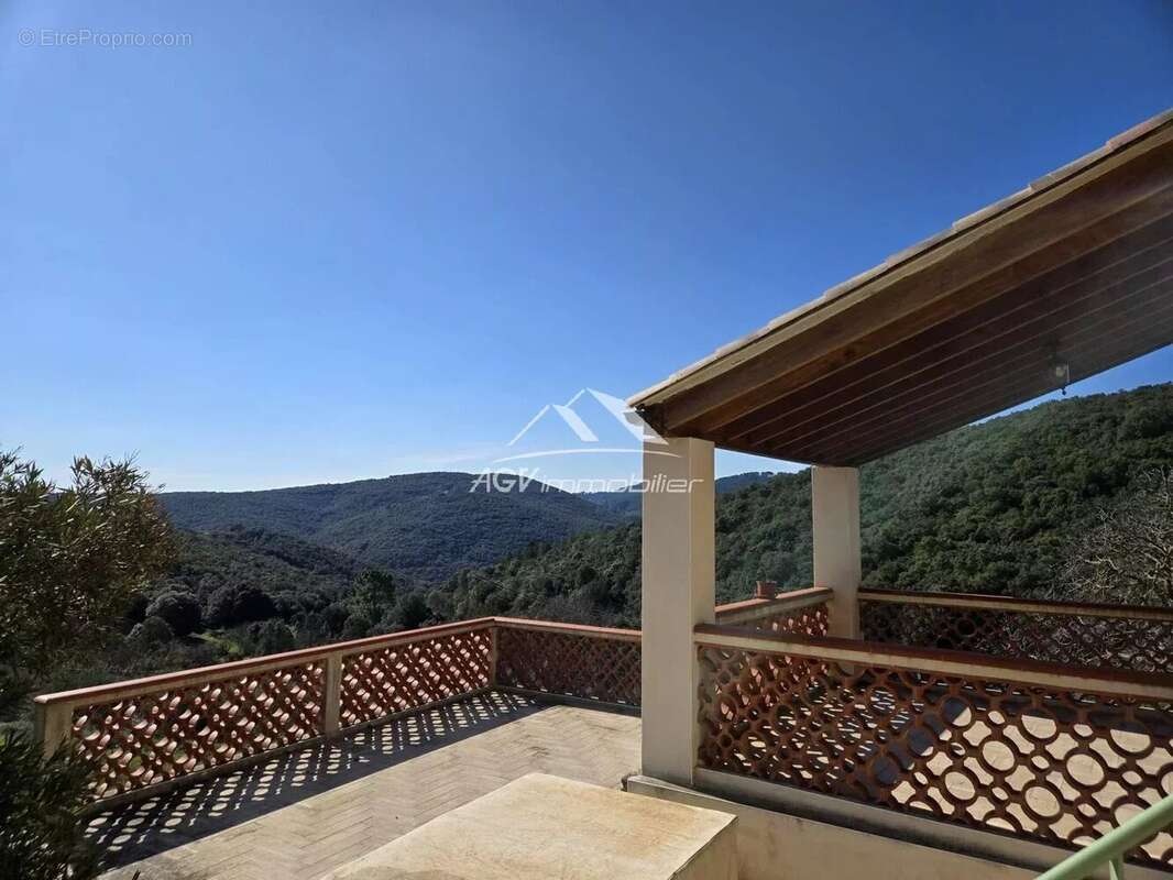 Maison à LES SALLES-DU-GARDON