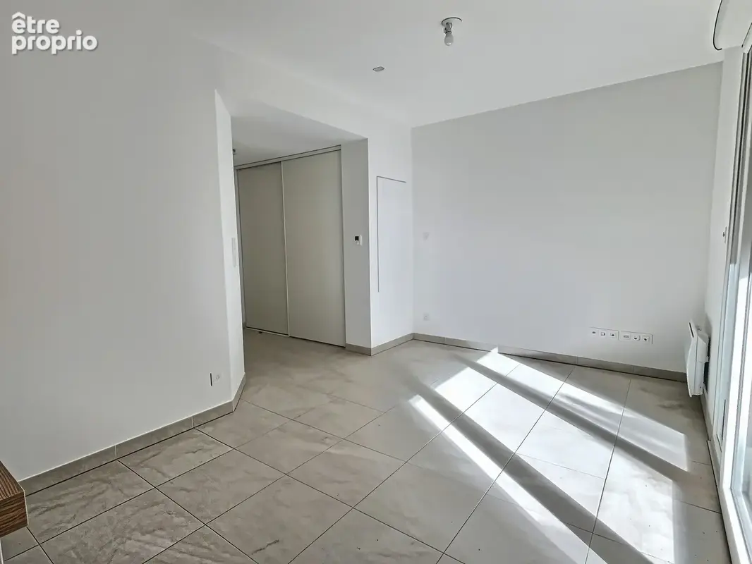 Studio avec terrasse dans une résidence sécurisée - photo 2