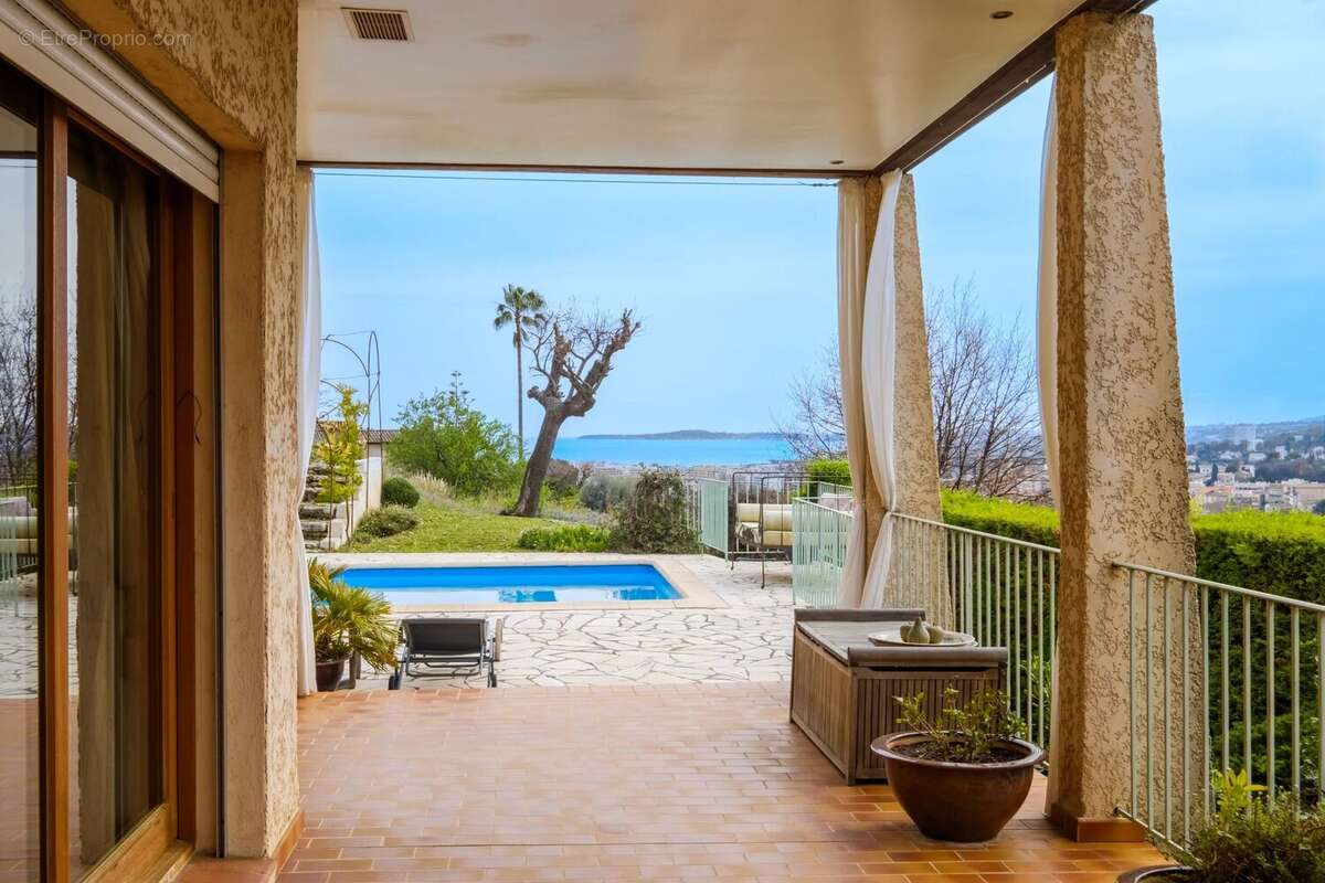 Maison à CAGNES-SUR-MER