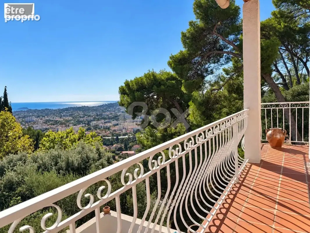 Toulon Faron : Magnifique propriété de 250m2 sur 14852 m2 de terrain avec vue panoramique mer - photo 4