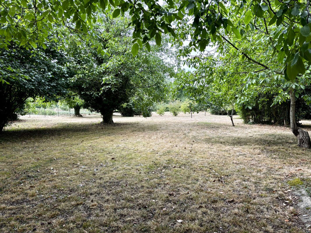 Ensemble immobilier de 190 m2 avec terrain constructible - photo 3