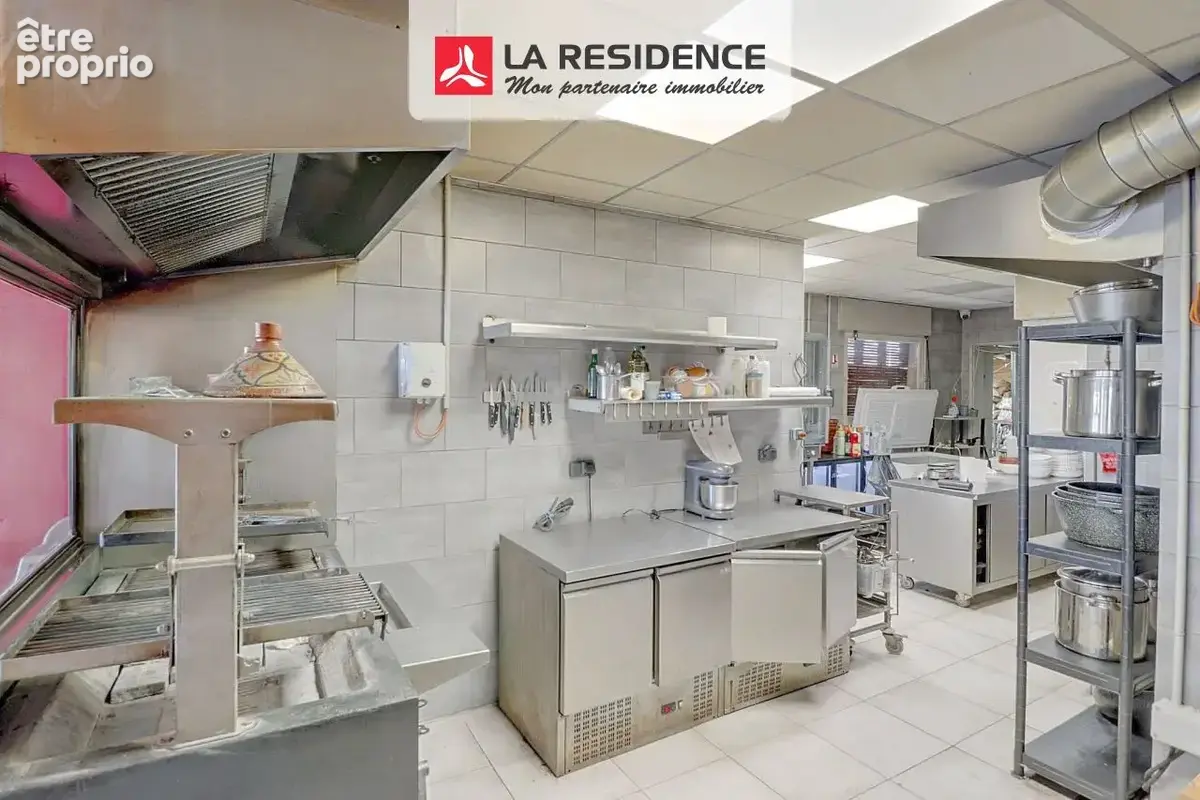 Commerce 200 m² à vendre à Frejus (83600) - photo 4