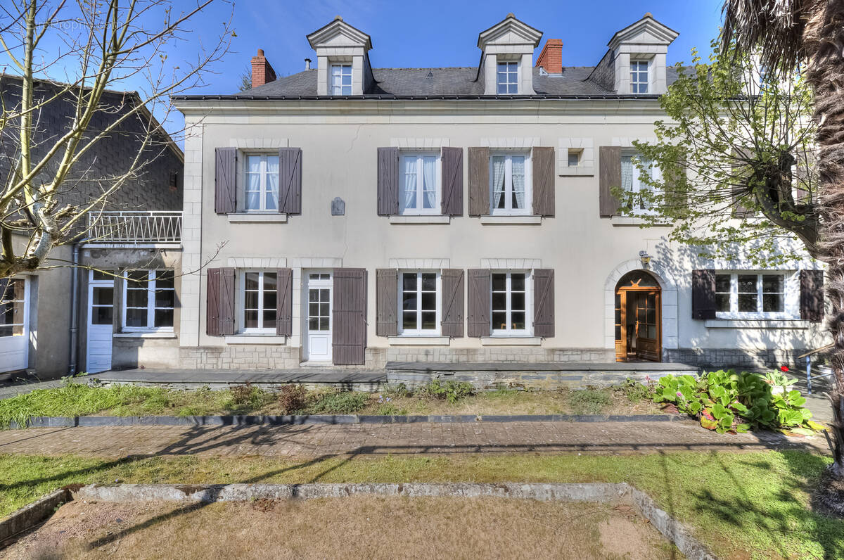 Maison à BRISSAC-QUINCE