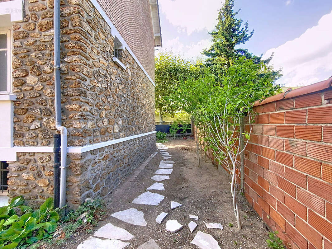 Maison à SAINT-MAUR-DES-FOSSES