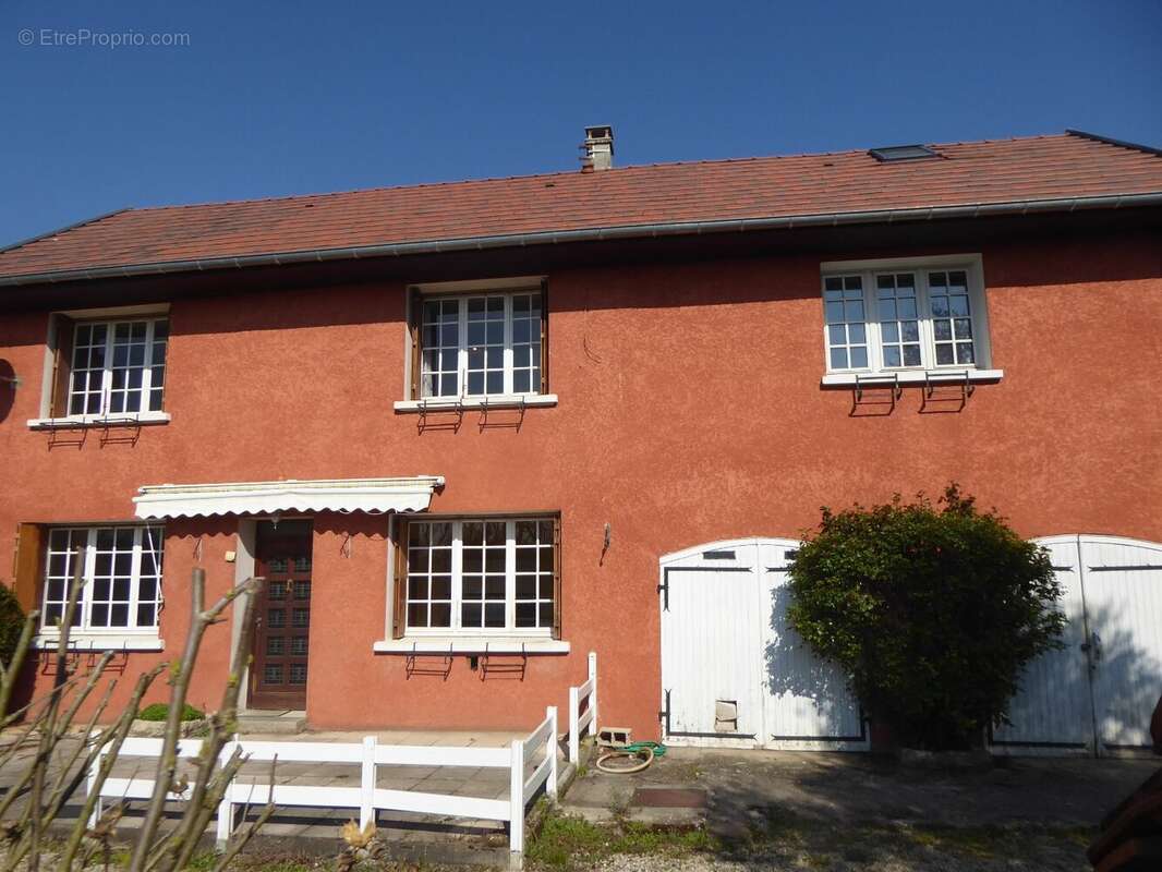 Maison à TREPT