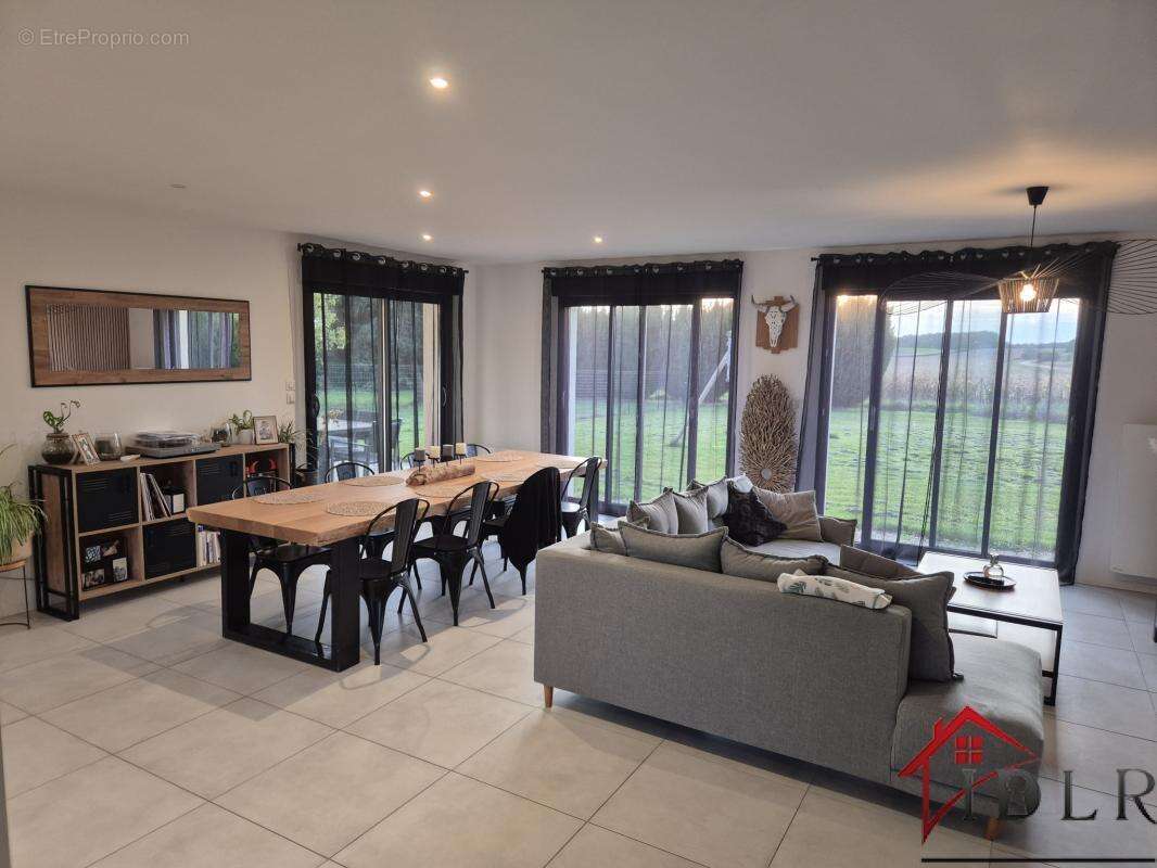 Maison à SAINTE-MARIE-DU-LAC-NUISEMENT