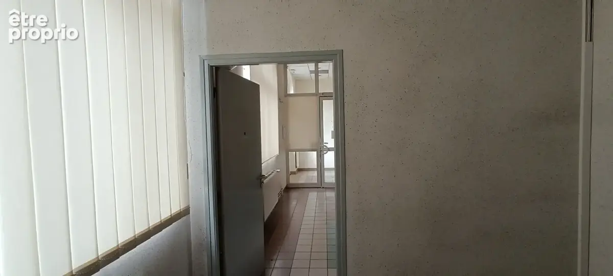 Ensemble Immobilier : Local Commercial (132 m2) + Logement Attenant (156 m2) - photo 7