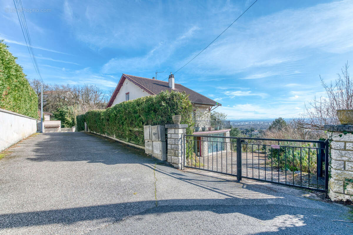 Maison à RILLIEUX-LA-PAPE