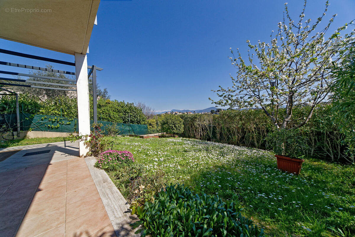 Appartement à LA GAUDE