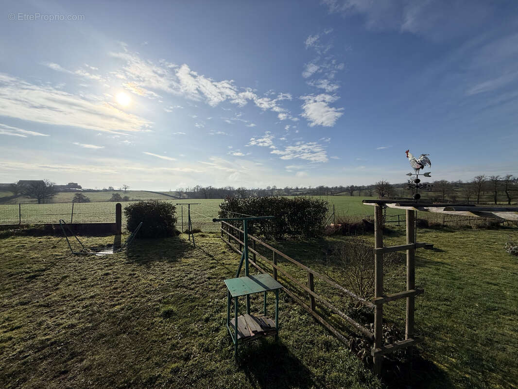Maison à SAINT-MARCEL-EN-MURAT
