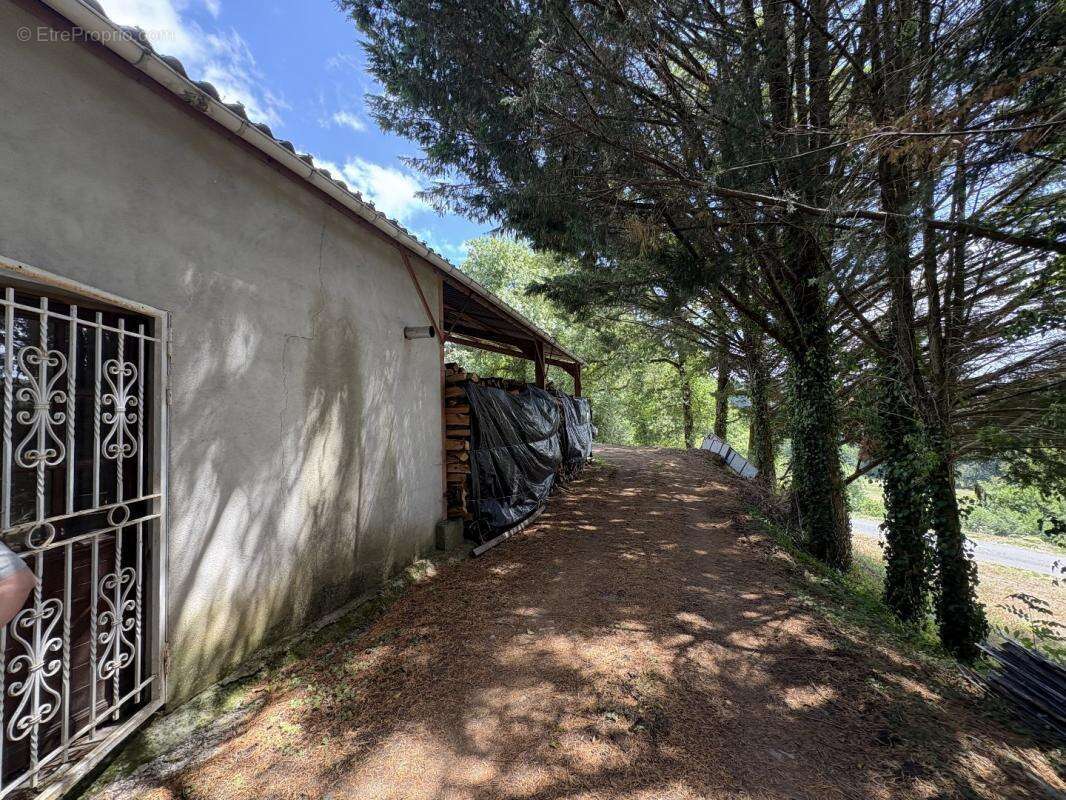 Maison à SAINT-MAMET-LA-SALVETAT