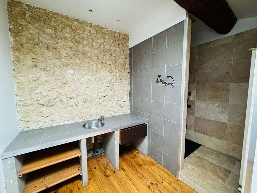 Appartement à LESPIGNAN