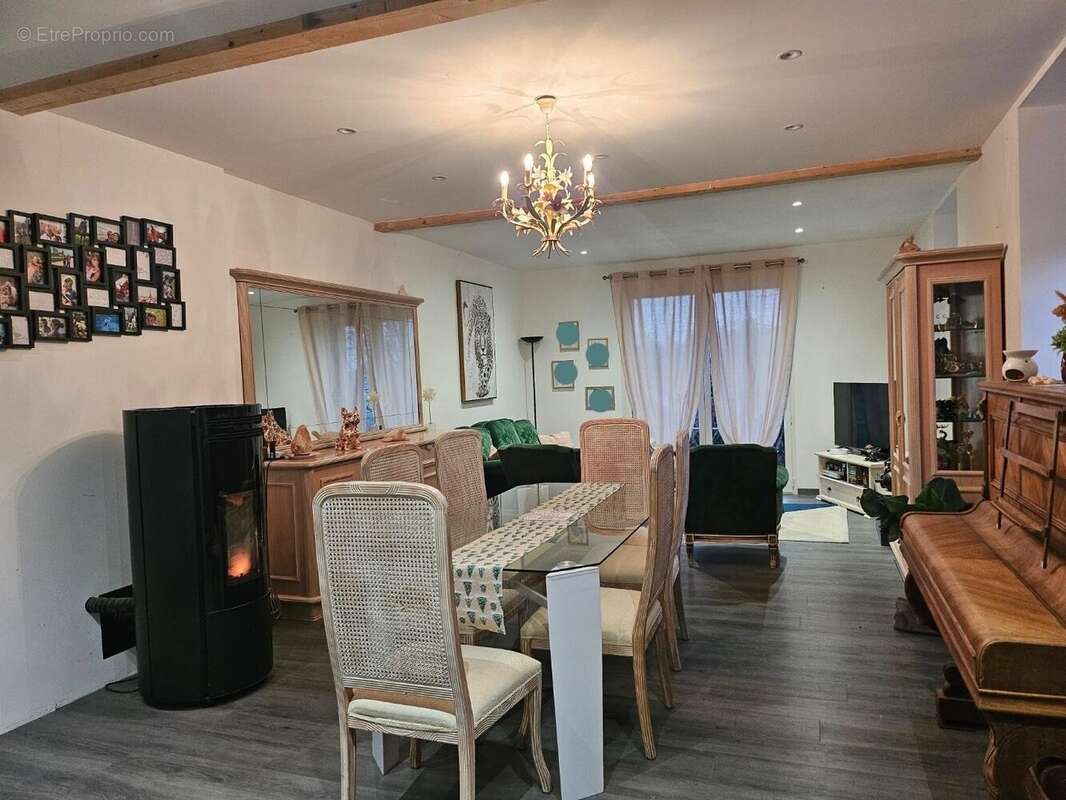 Maison à SAINT-YRIEIX-LA-PERCHE