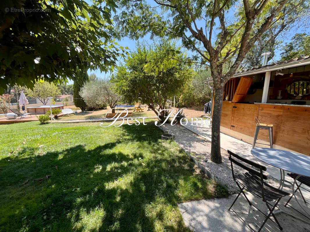 NÎMES: Maison de plain-pied rénovée avec grand terrain à deux pas de Vacquerolles - photo 11