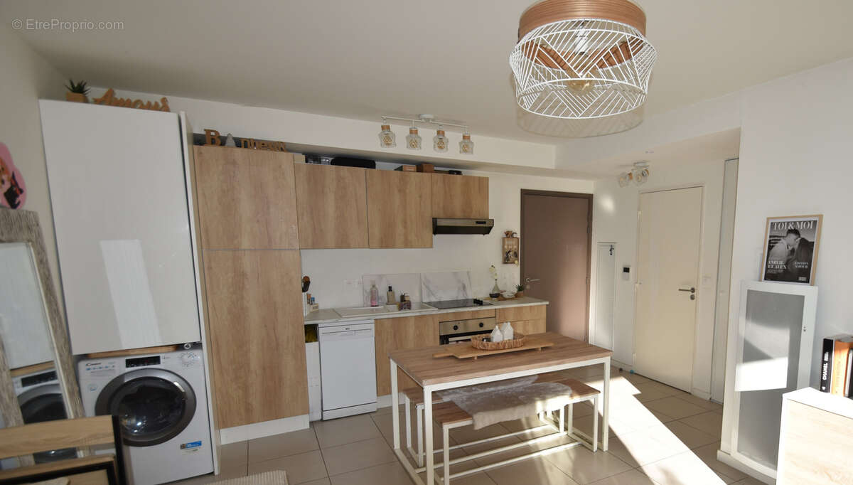 Appartement à CARROS