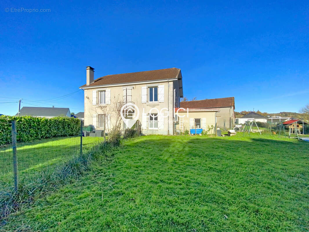 Maison à CAUBIOS-LOOS