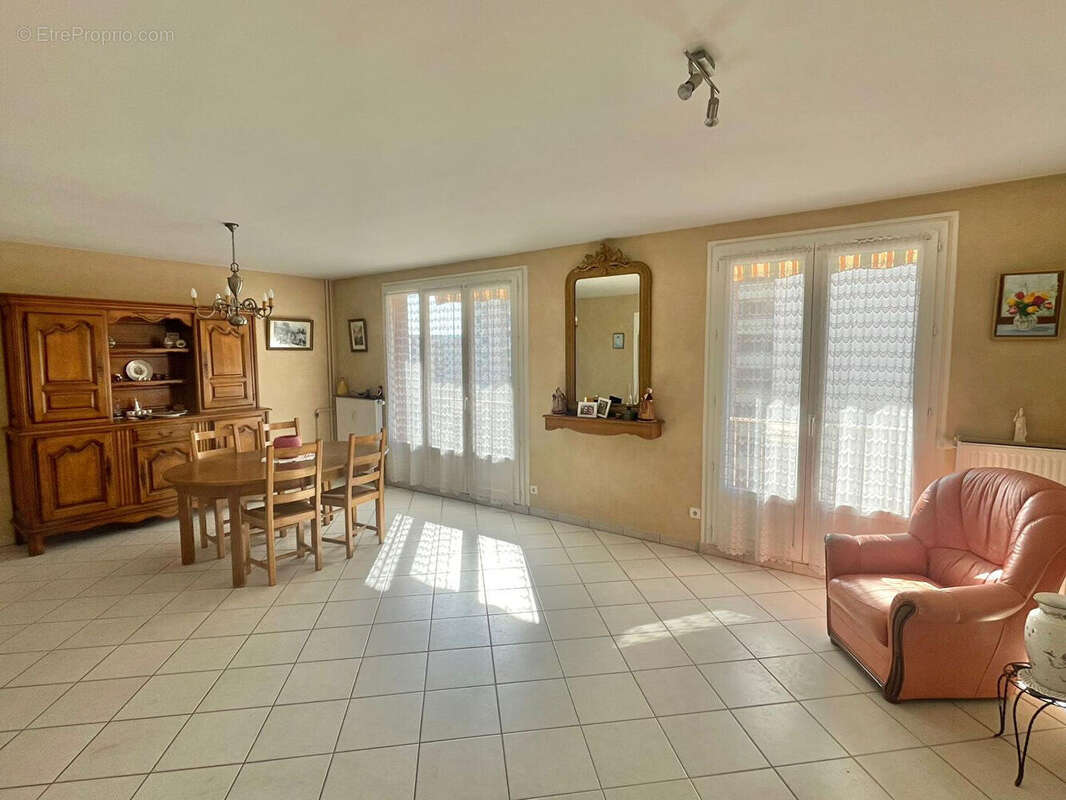 Appartement à BOURGOIN-JALLIEU