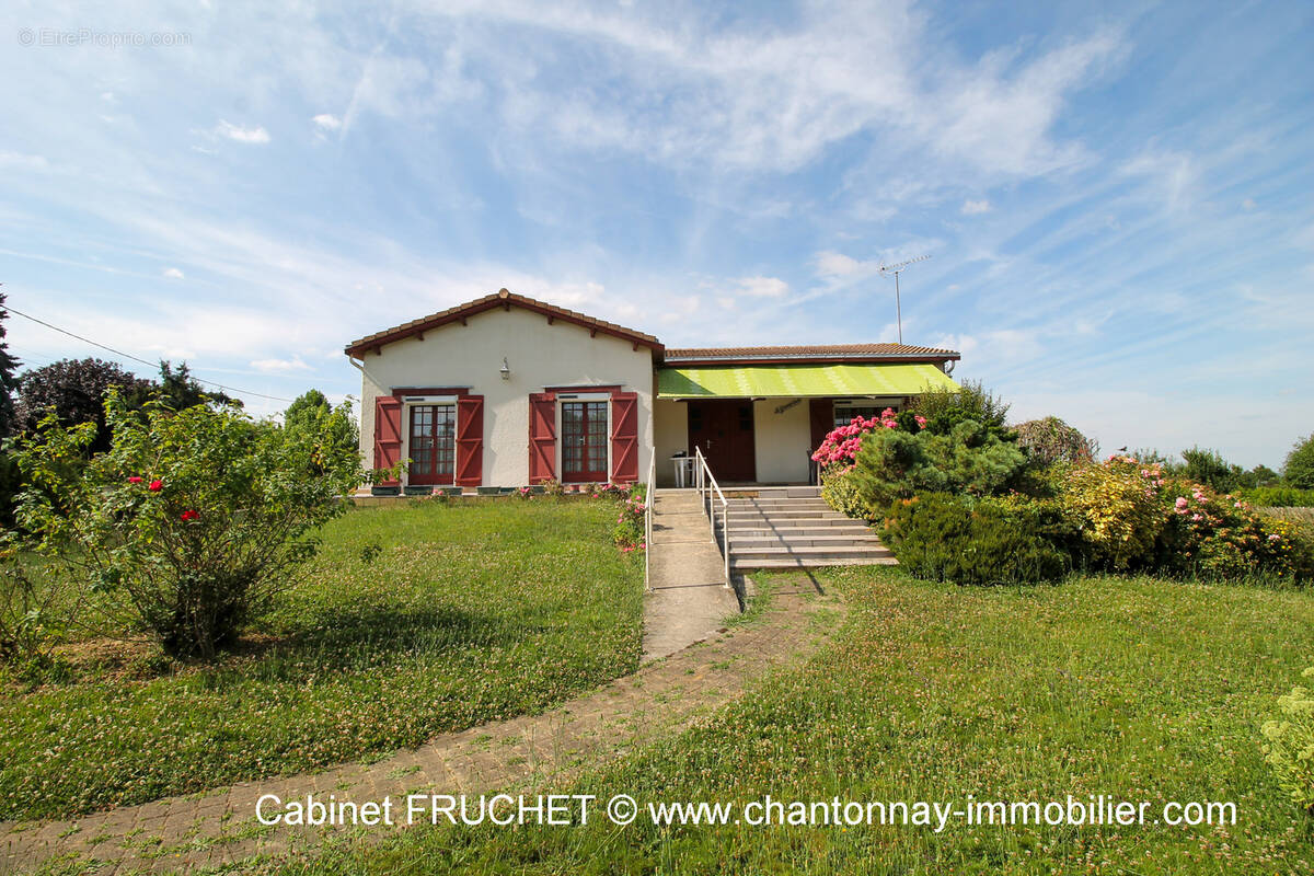 Maison à LA CAILLERE-SAINT-HILAIRE