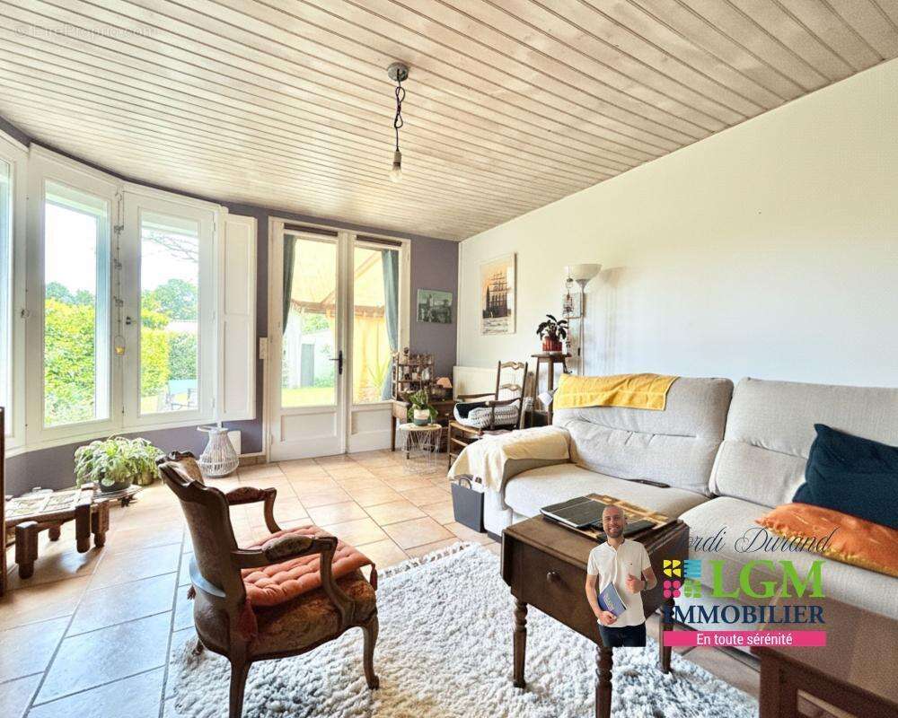 Mareuil-sur-Lay – Maison de plain-pied avec dépendance et fort potentiel, proche centre - photo 5