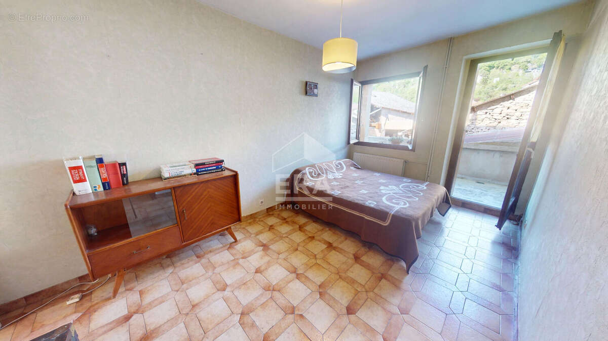 Maison à SAULT-BRENAZ