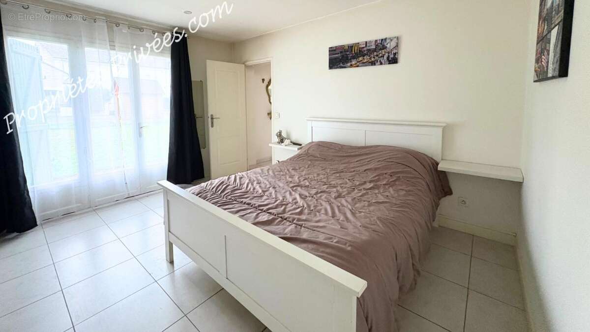 Maison Monthou Sur Bievre 10 pièce(s) 135 m2 - photo 13