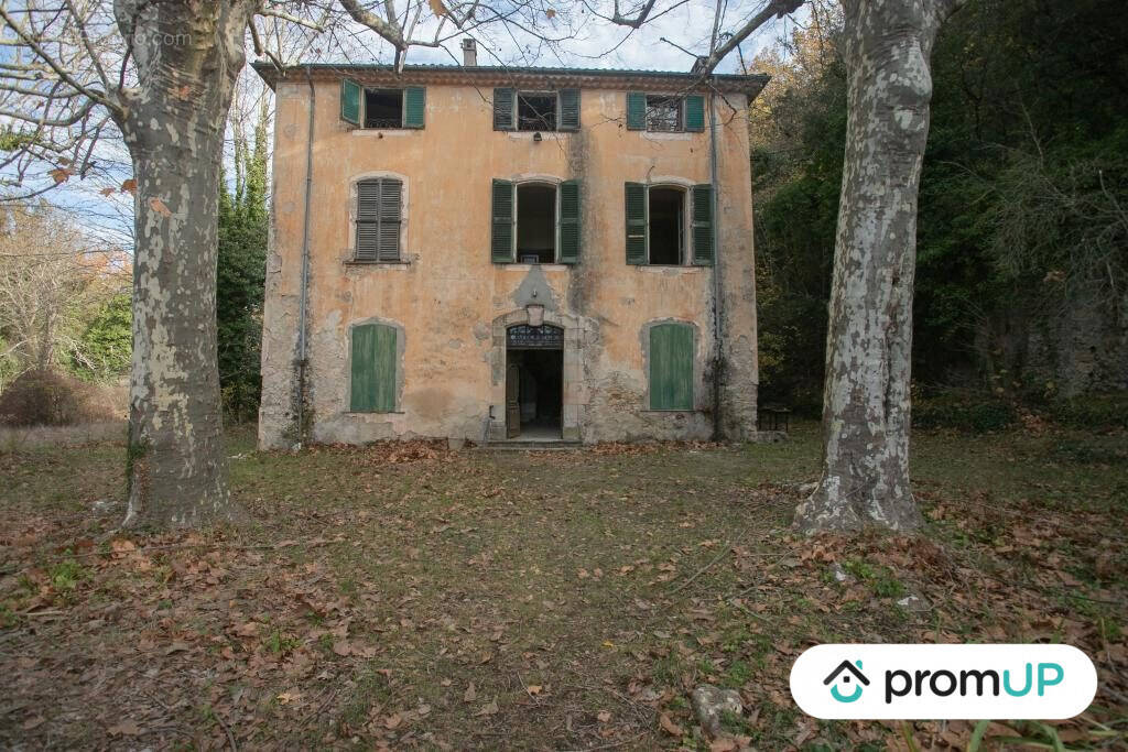 Maison à CHATEAUDOUBLE