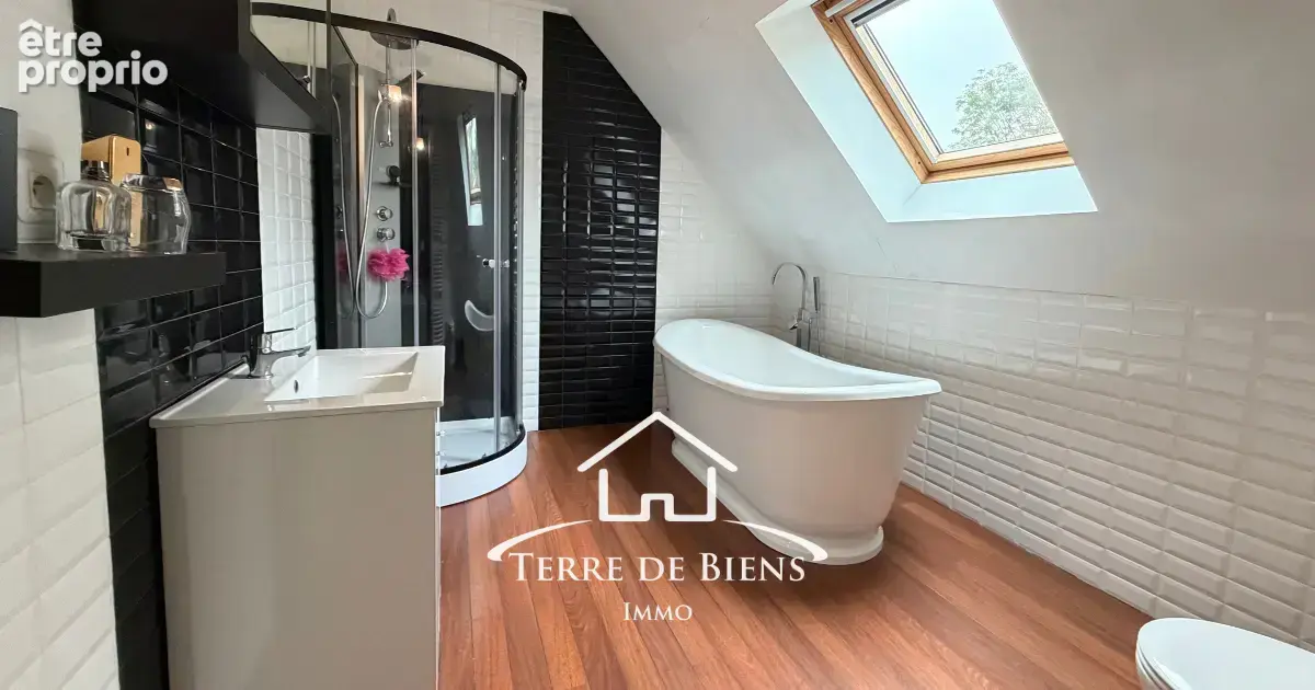 Exclusivité: Maison familiale, 150m2, pièce de vie de 60m2, 4 chambres, vie de plain-pied, sous-sol complet et - photo 15