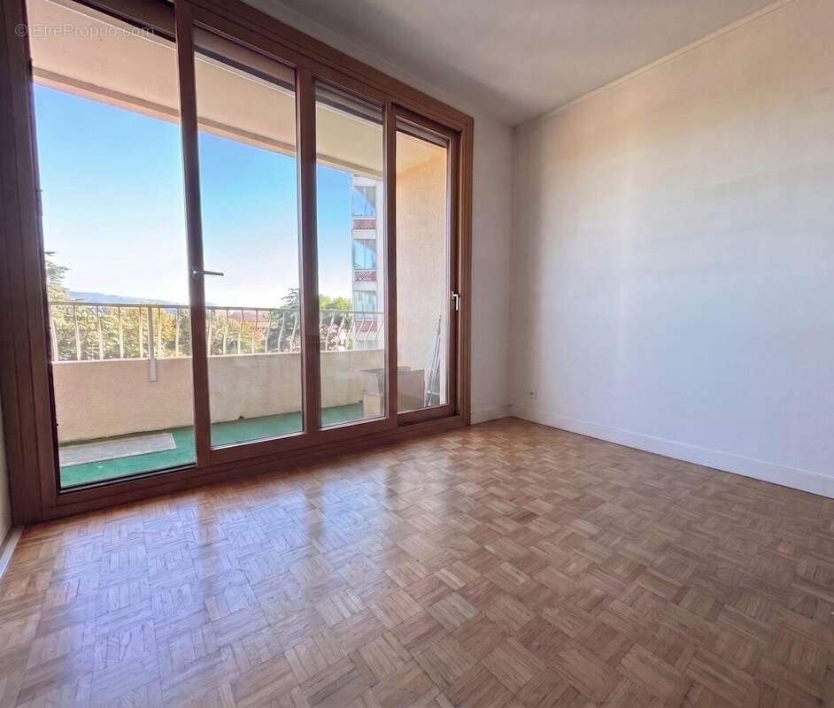 Appartement 65 m² à Romans-Sur-Isere  - photo 7
