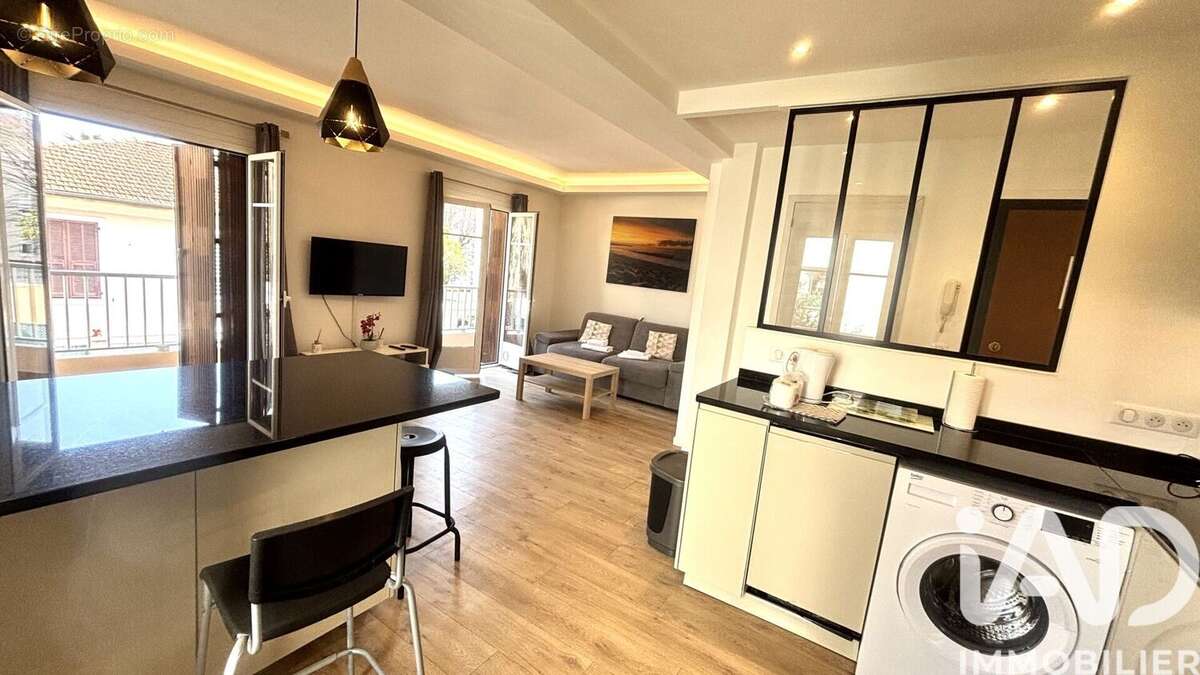 Photo 2 - Appartement à ROQUEBRUNE-CAP-MARTIN