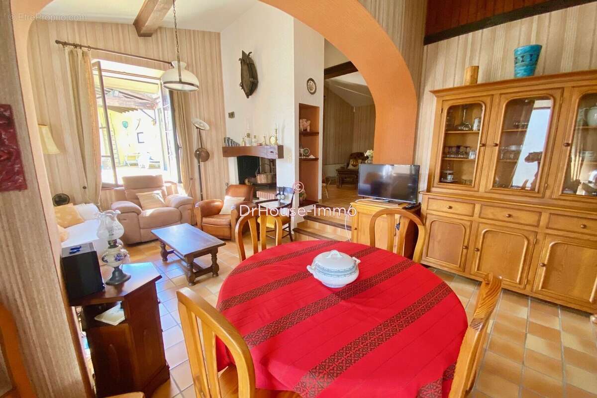 Maison à CAVANAC