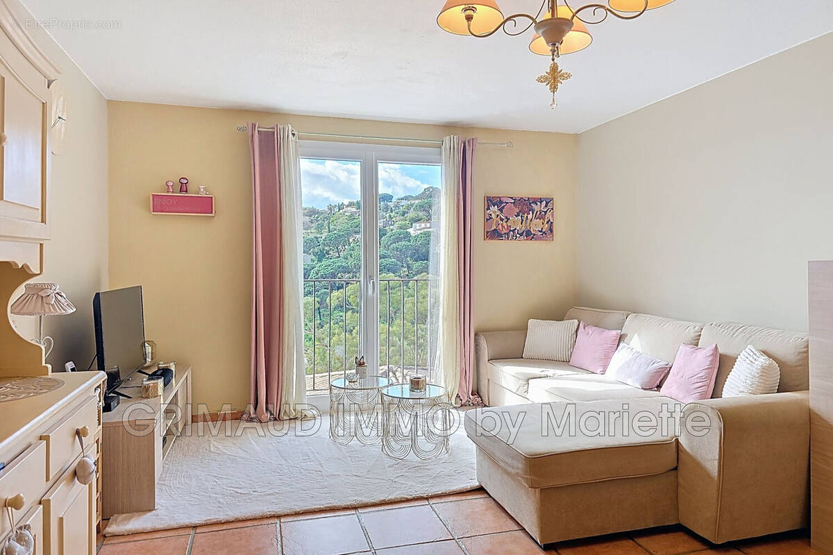 Appartement à GRIMAUD