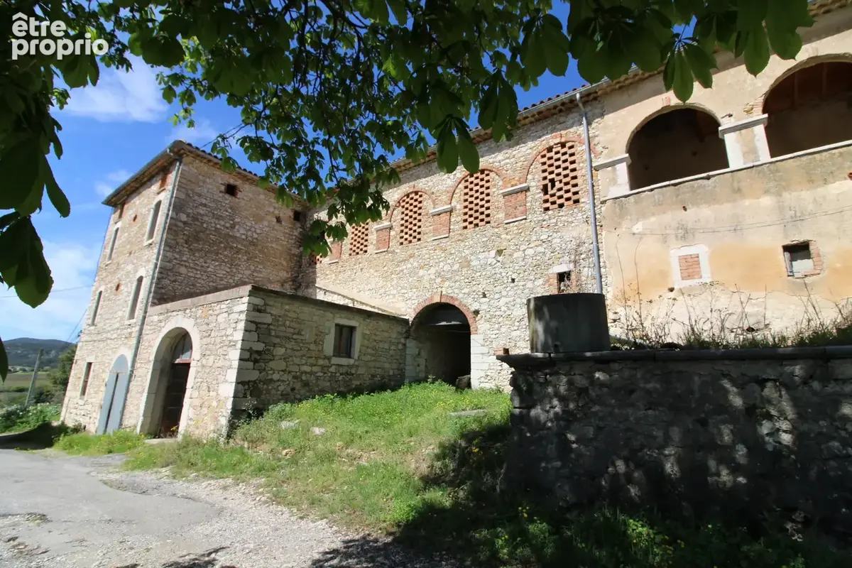Mas de 2500 m2 sur 26 hectares. - photo 38