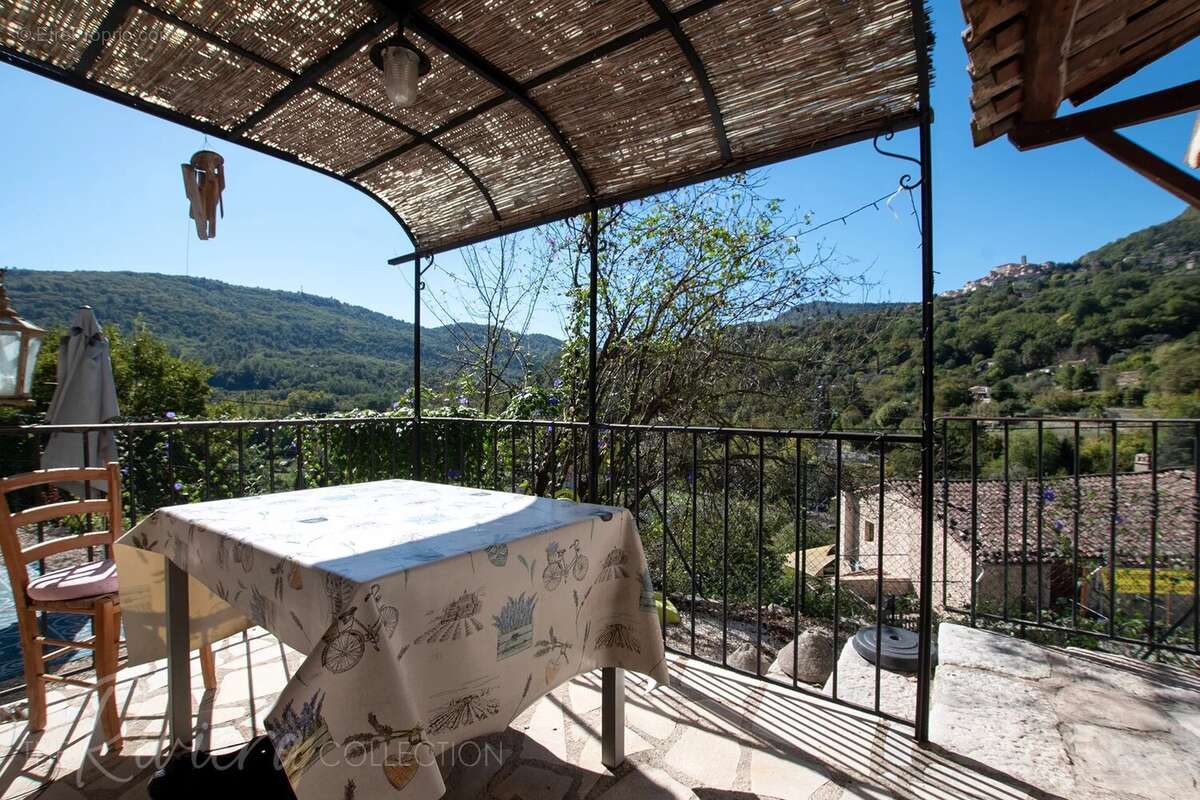 Maison à TOURRETTES-SUR-LOUP