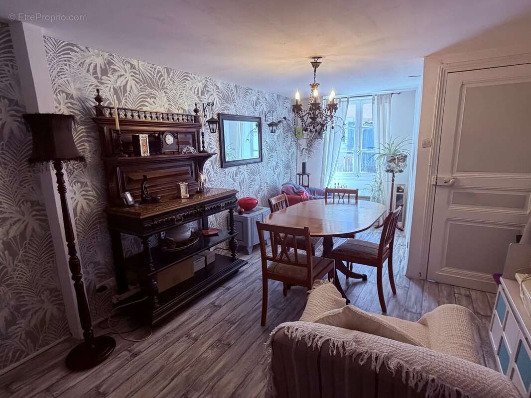 Appartement à MAGNAC-LAVAL
