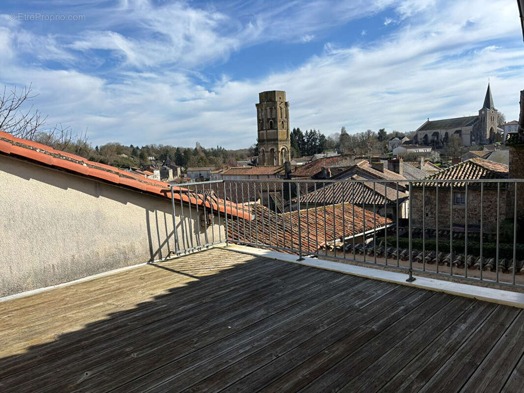 Maison à CHARROUX