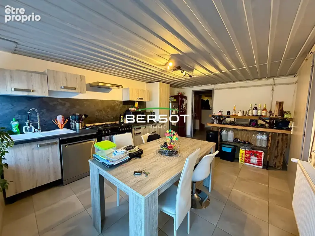 Germéfontaine  Maison mitoyenne de 129 M² avec grange, garage et jardin - photo 2
