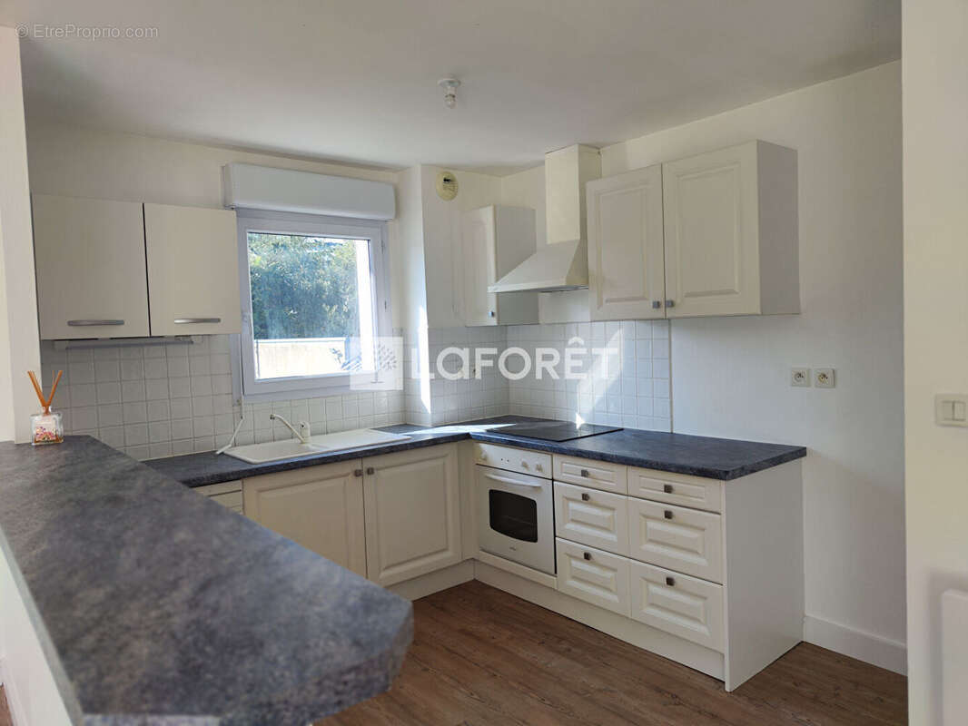 Guingamp centre, appartement rénové . - photo 5