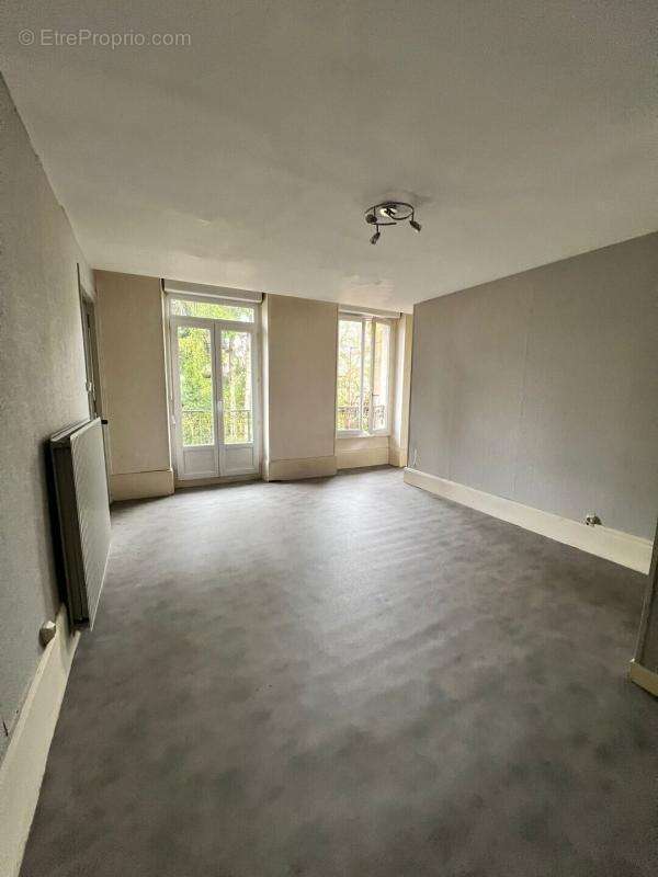 Appartement à LUXEUIL-LES-BAINS