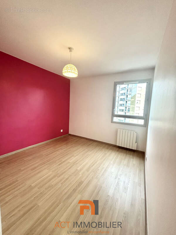 Appartement à L'ARBRESLE