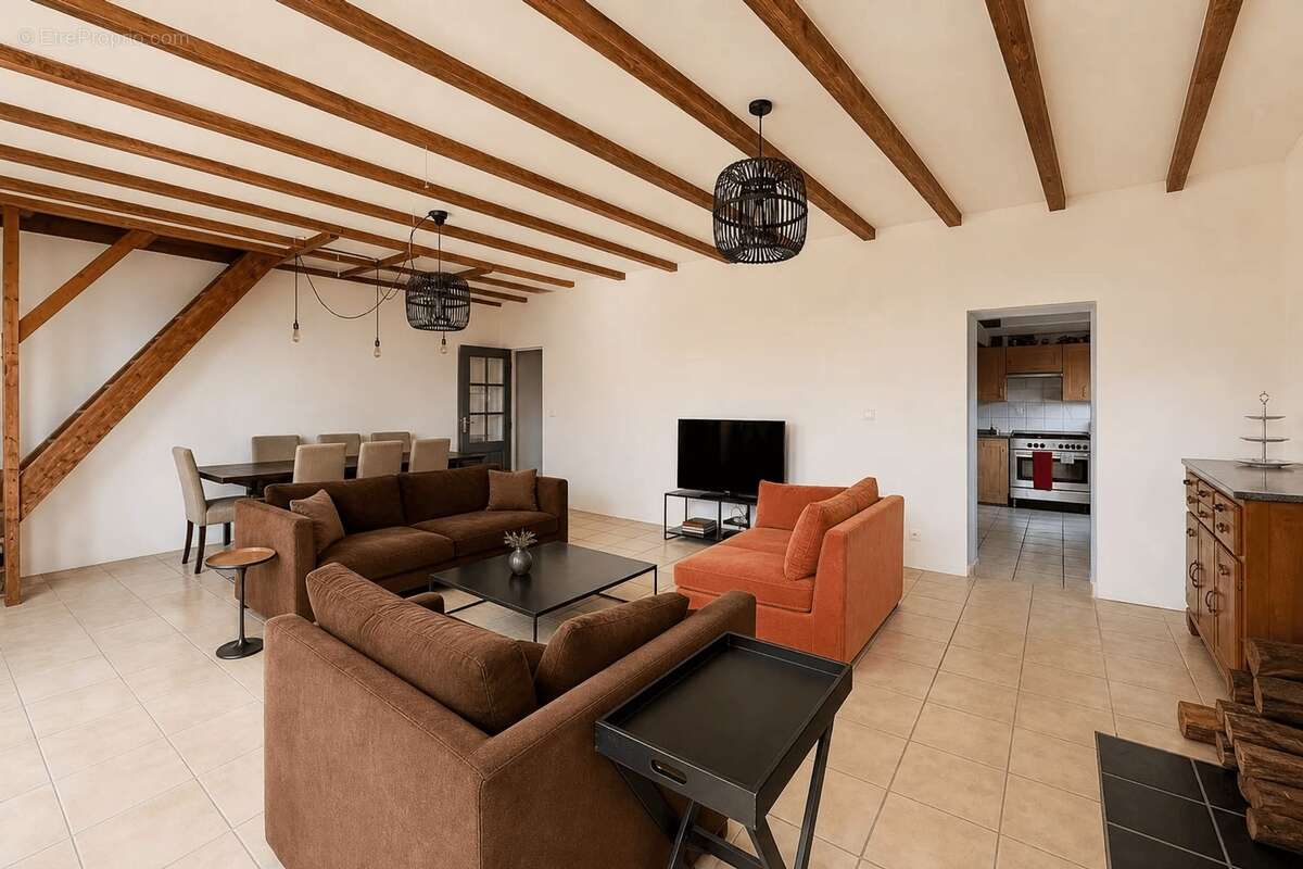 Maison familiale en pierres de caractère – 205 m² – 4 chambres – Jardin de 1 000 m² – Bréhan - photo 15