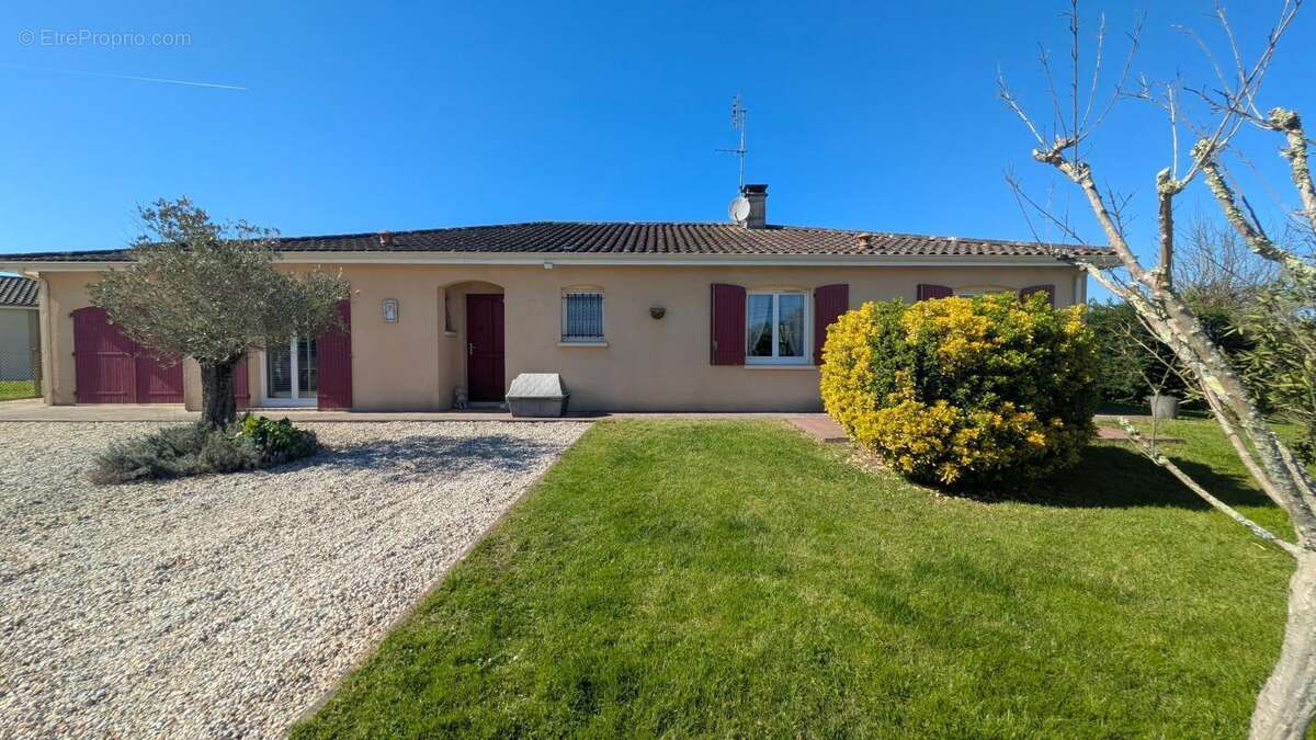 Maison à SAINT-GENES-DE-FRONSAC