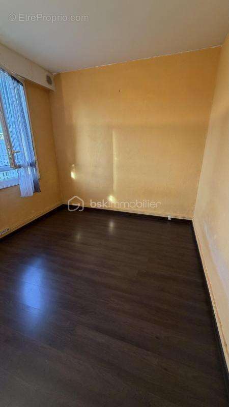 A SAISIR ABSOLUMENT !!!! Appartement spacieux plein de potentiel au cœur de la ville !!!!! - photo 9