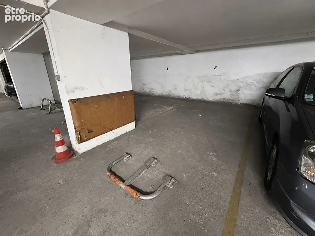 Parking sécurisé en sous-sol - secteur carré d'or proche Croisette - photo 2