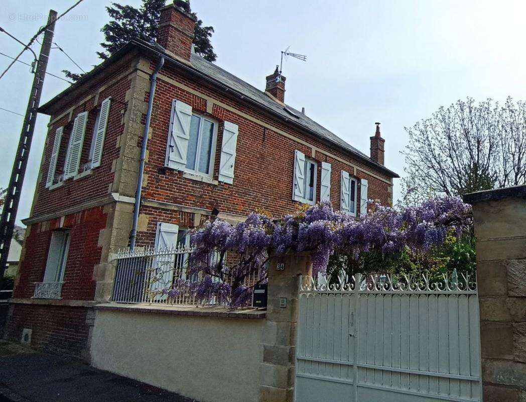 Maison à PUISEUX-LE-HAUBERGER