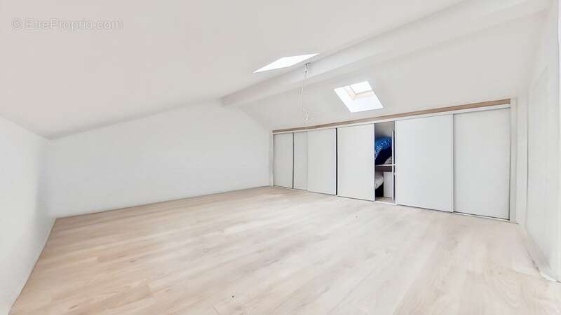Appartement T6 de 132m² parking, terrasse et cour et local professionnel - photo 13