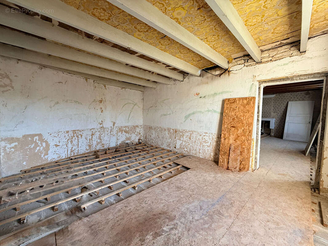 Maison à SAINT-GENIS-D&#039;HIERSAC