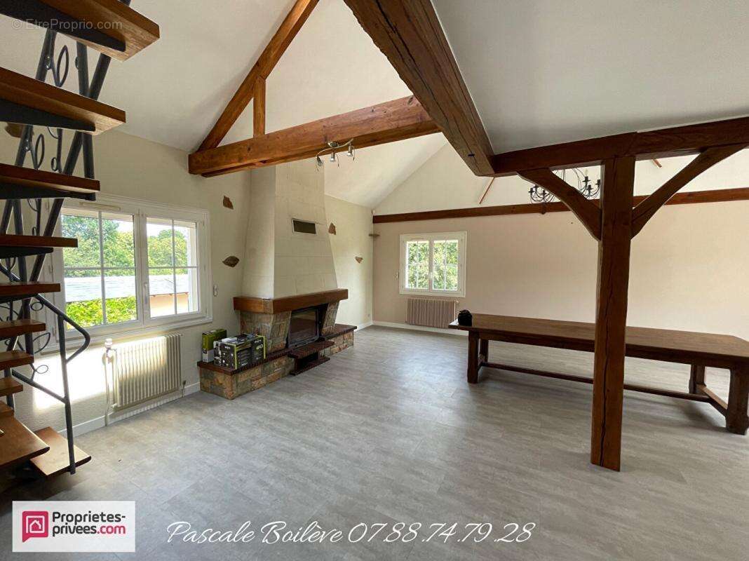 Maison à MOULIHERNE