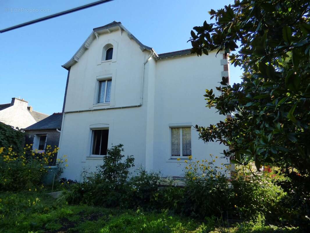 Maison à CARHAIX-PLOUGUER